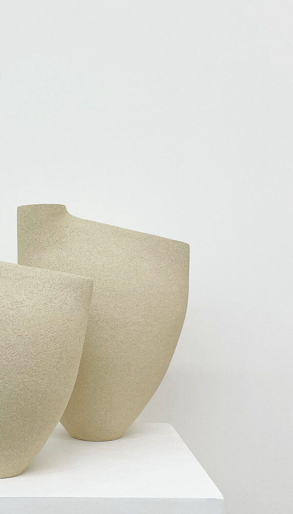 Vase Sculpture BIRD (grès blanc) – Image 2